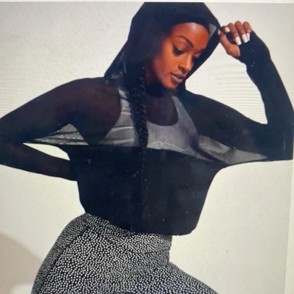 BuffBunny Collection Escalanda Pullover-Black-Medium-Excellent Condition - Picture 1 of 9